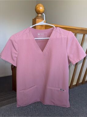 Figs Women’s Mineral Mauve Casma Scrub Top XS